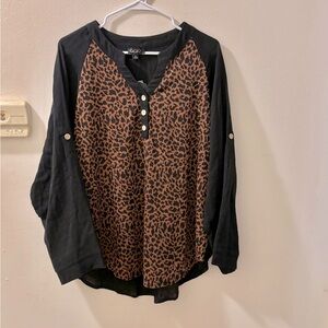 NWT GiGiO Leopard Roll Tan Brown Women’s Top Size Medium